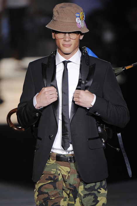 dsquared2_mss10_427