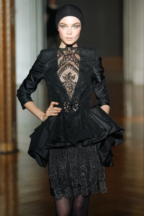 Modepilot-Haute-Couture-Winter 2009/10-christian_lacroix_caw09_050