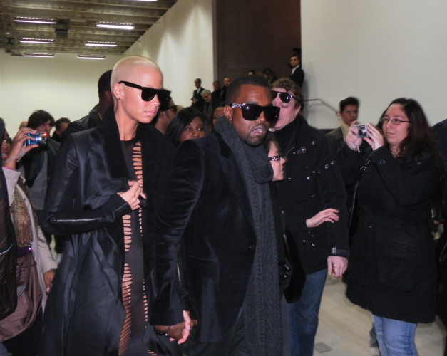 amber-rose-kayne-west-paris-herrenschauen-mode-fashion-blog-2010