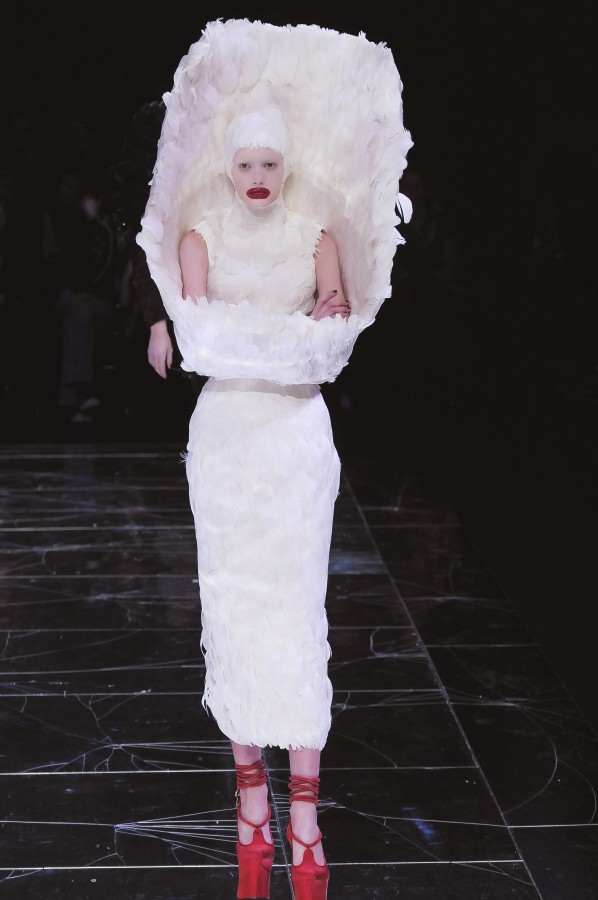 alexander_mcqueen_aw09_862-alexander_mcqueen_aw08_087-Alexander McQueen-Tod-Selbstmord-Nekrolog-Mode-Fashion-Blog-Modepilot AW 2009/10
