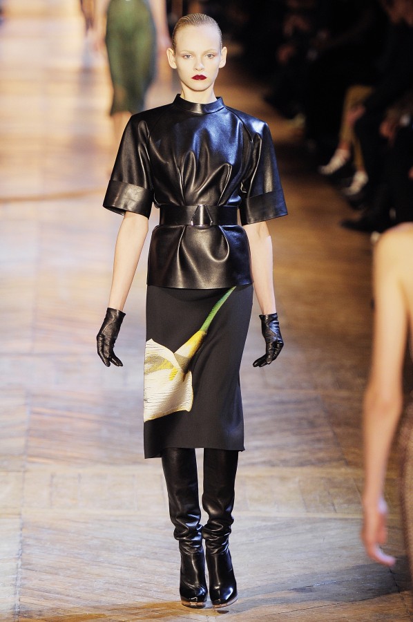 yves_saint_laurent_aw12_174