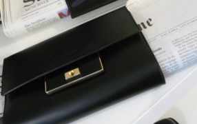 Jil Sander Zeitungen Clutch Modepilot