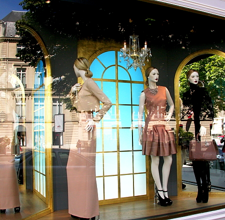 Modepilot-Paris-Schaufenster-Avenue Montaigne-Fbg. St. Honore-Sommer 2012-Winetrware-fashion-Blog-Dior Fenster 3