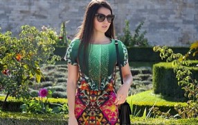 Modepilot-Blumenkleid-Paris-Streetstyle-Fashionweek-Mode-Blog