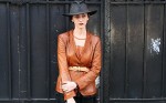 Hut und Lederjacke