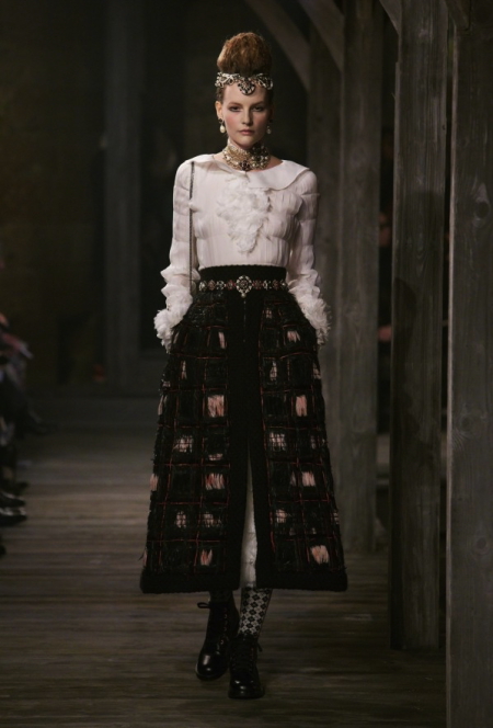 Modepilot-chanel_edinburgh_aw13_001-Mode-Fashion-Arts et Metiers-Mode-Blog