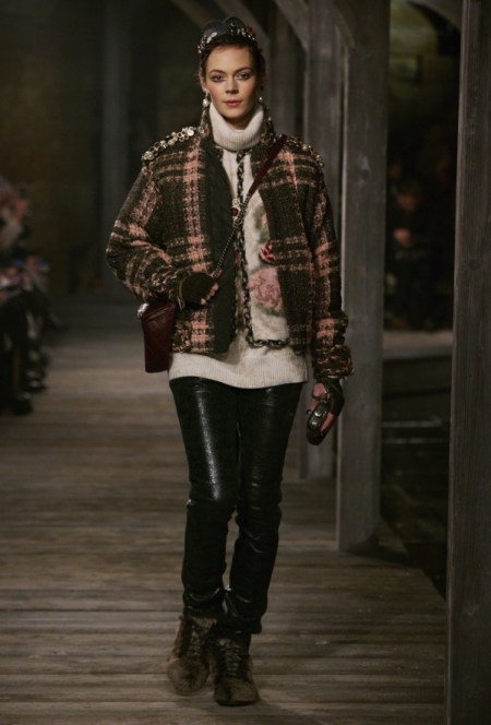Modepilot-chanel_edinburgh_aw13_001-Mode-Fashion-Arts et Metiers-Mode-Blog