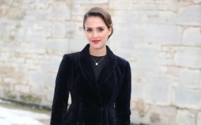 Jessica Alba - Bague PrÇ Catelan - DÇfilÇ HC PE2013