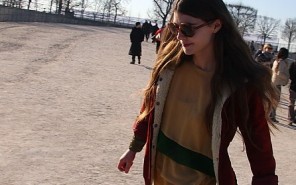 Beiges Kleid