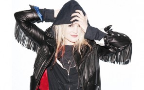 Fashion co-pilot Alison Mosshart-Surface to Air fashion blog