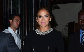 Jennifer Lopez in Paule Ka