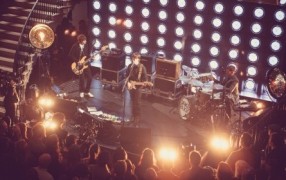 Jake Bugg on stage bei Burberry