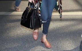 Florence Welch mit Gucci Horsebit Loafers