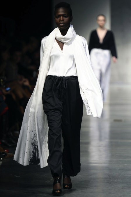 Modepilot-weiße Bluse-Streetstyle-Spezial-Mode-Blog-
