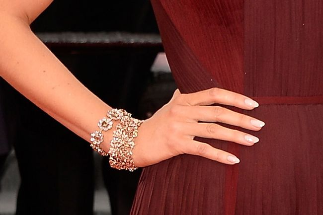 modepilot Blake Lively nails jewellery