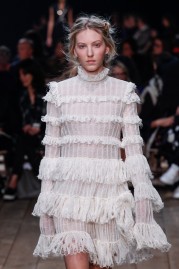 Alexander McQueen Sommertrends 2016 Modepilot