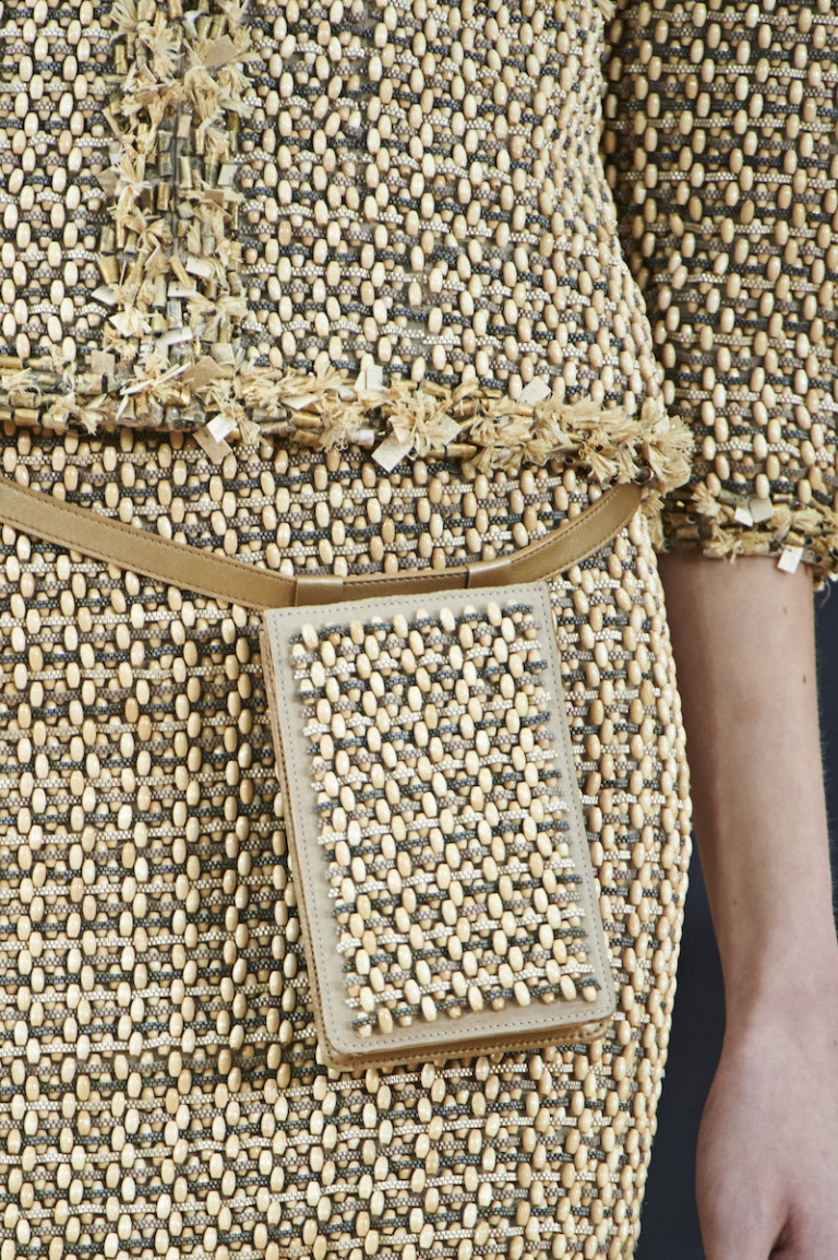 chanel tasche hip bag handytasche it bag couture hüfte smartphone