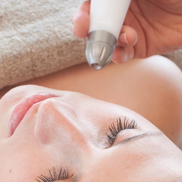 Faltenfrei durch Druckluft statt Botox