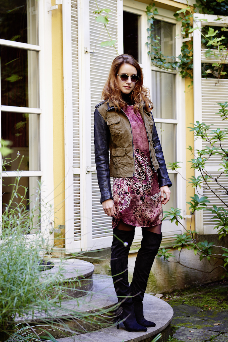 modepilot-comma-kleid-sonnenbrille-lederjacke-overknees