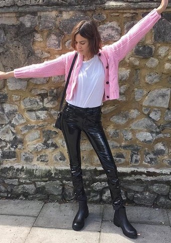 Alexa Chung mit ihren Vinyl-Pants