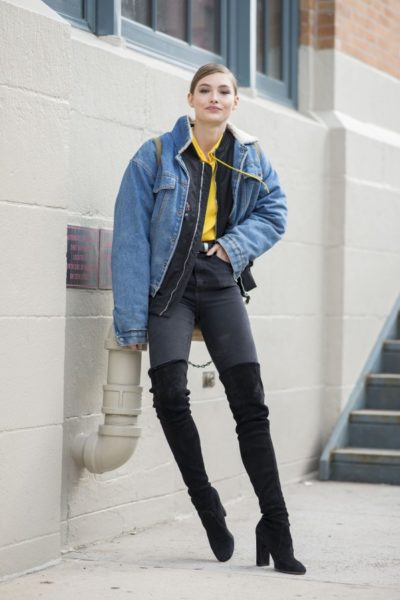 Lammfell Jeansjacke Model Street Style Modepilot