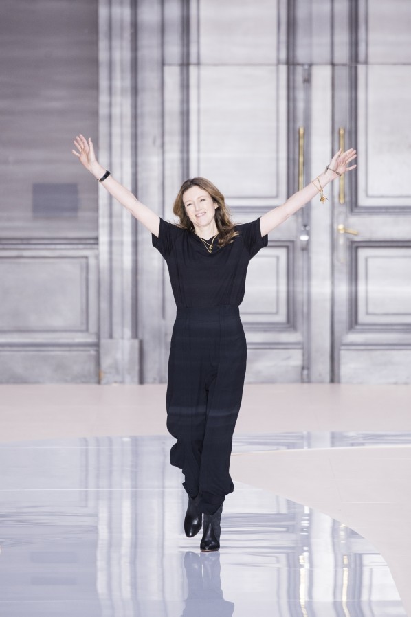 Chloe Clare Waight Keller Winter 2016 Catwalk Bow