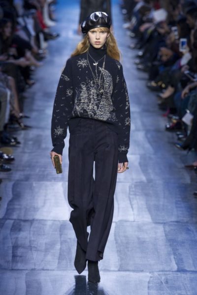 Christian Dior Herbst Winter 2017 Modepilot Barett Dunkelblau Leder blau