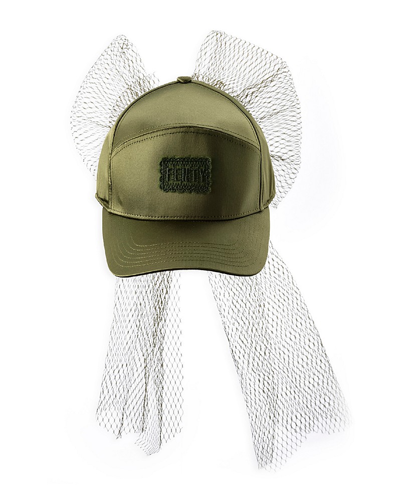 Baseball-Cap aus der Kollektion FENTY Puma x Rihanna. Um 100 Euro.