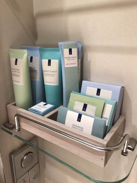 Amenities Shampoo Duschgel Feile MS Europa 2 Condtioner Wattepads Modepilot