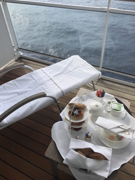 Veranda Suite Fruehstueck breakfast Modepilot MS Europa 2