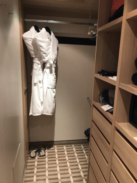 Veranda Suite Modepilot begehbarer Kleiderschrank MS Europa 2