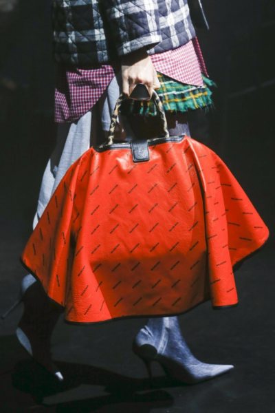 Balenciaga Taschenschutz Taschenhaube Modepilot Sommer 2018