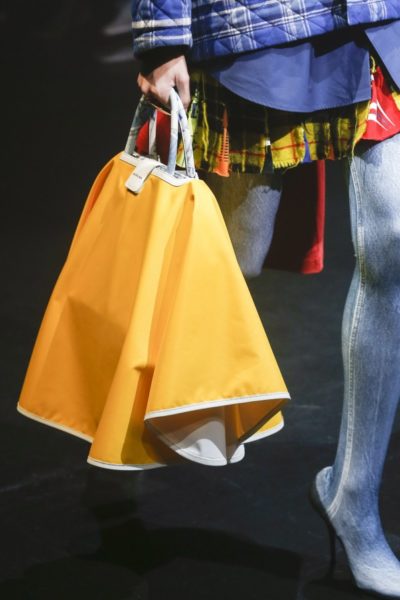 Balenciaga Taschenschutz Taschenhaube Modepilot Sommer 2018