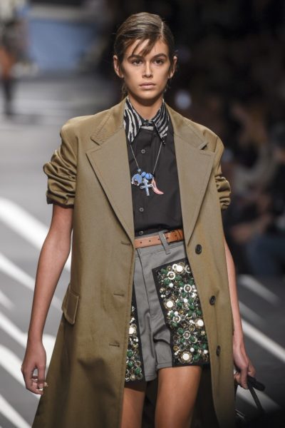 Prada summer 2018 kaia gerber runway catwalk laufsteg Modepilot