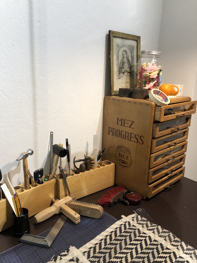 Handtaschen Atelier Justine Nessi Werkzeuge Modepilot