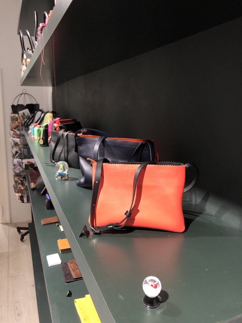 Handtaschen Modepilot Justine Nessi Tuerkenstrasse Muenchen Atelier