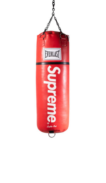 Everlast x Supreme, Sac de frappe Lights Out, 2016 ©Artcurial