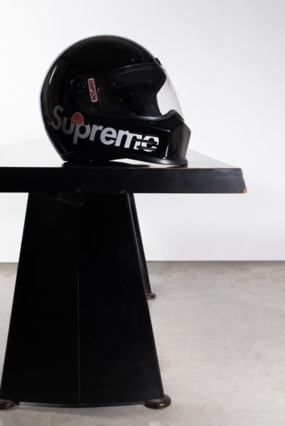 Helm Supreme Simpson Auktion Modepilot
