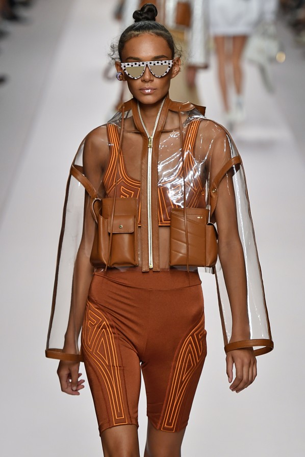 Karl Lagerfeld zeigt bei Fendi am besten, was er kann (oder er hat dort das bessere Team sitzen)
