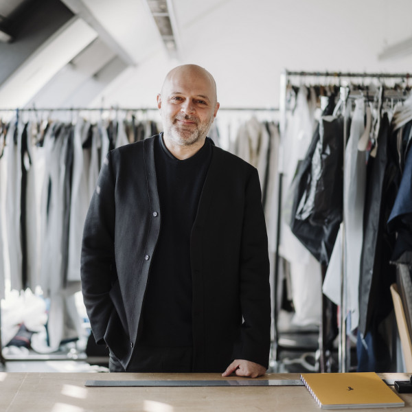 Mode News: Designer Hussein Chalayan an deutscher Hochschule