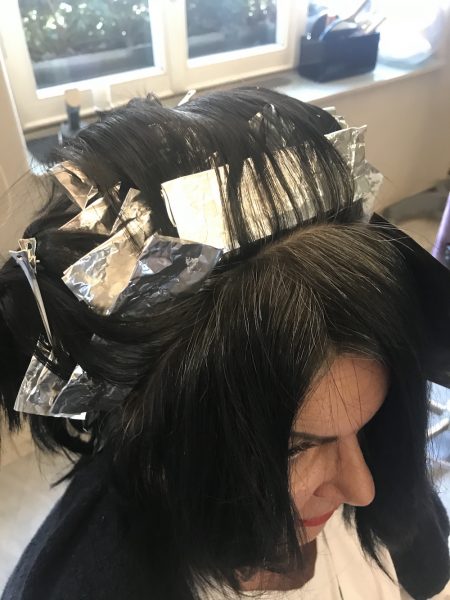 schwarze Haare graue Haare Folien Strähnen Margit Rüdiger