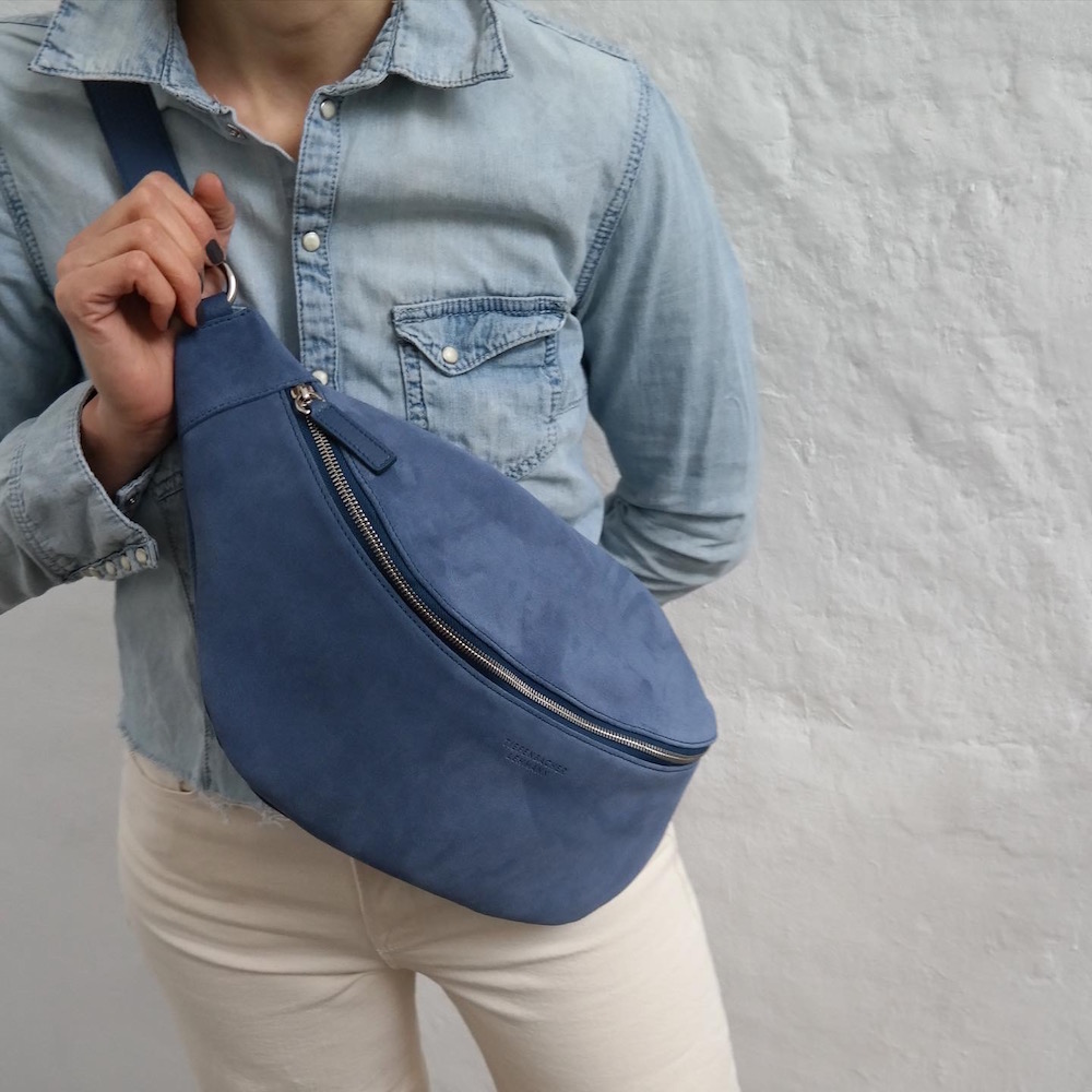 Bauchtasche Modepilot Tiefenbacher Lehmann blau Podcast