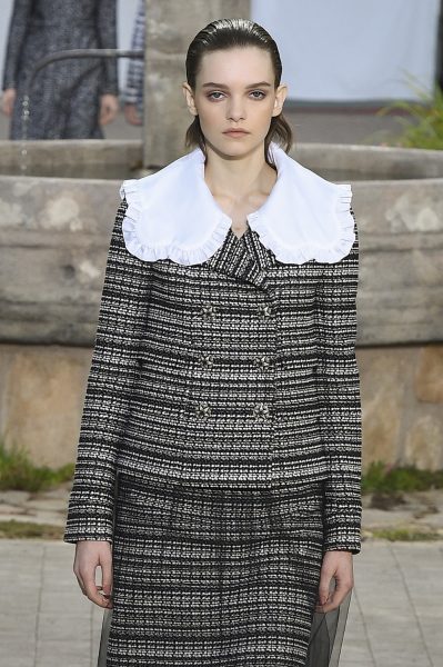 weißer Kragen Chanel Modepilot 2020