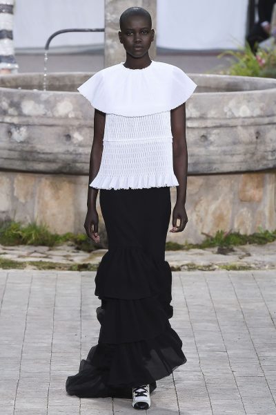 weißer Kragen Chanel Modepilot 2020