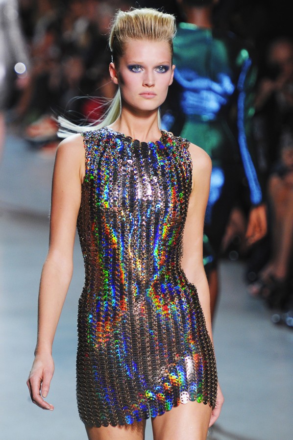 Paco Rabanne Toni Garrn Aluminium dress Modepilot