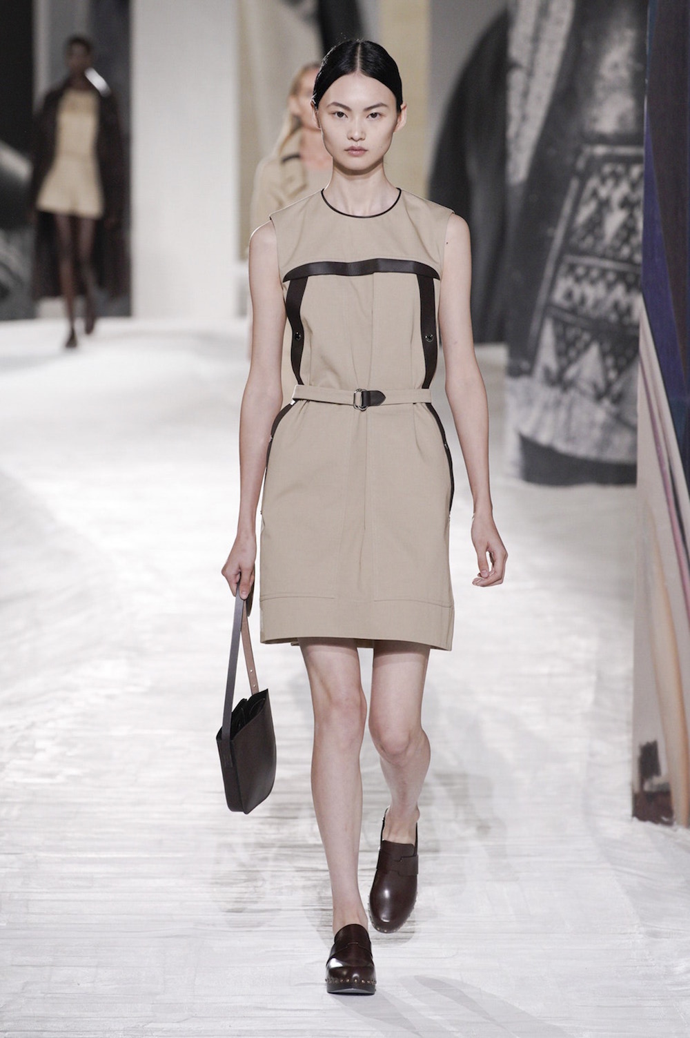 Clogs bei Hermès für diesen Sommer