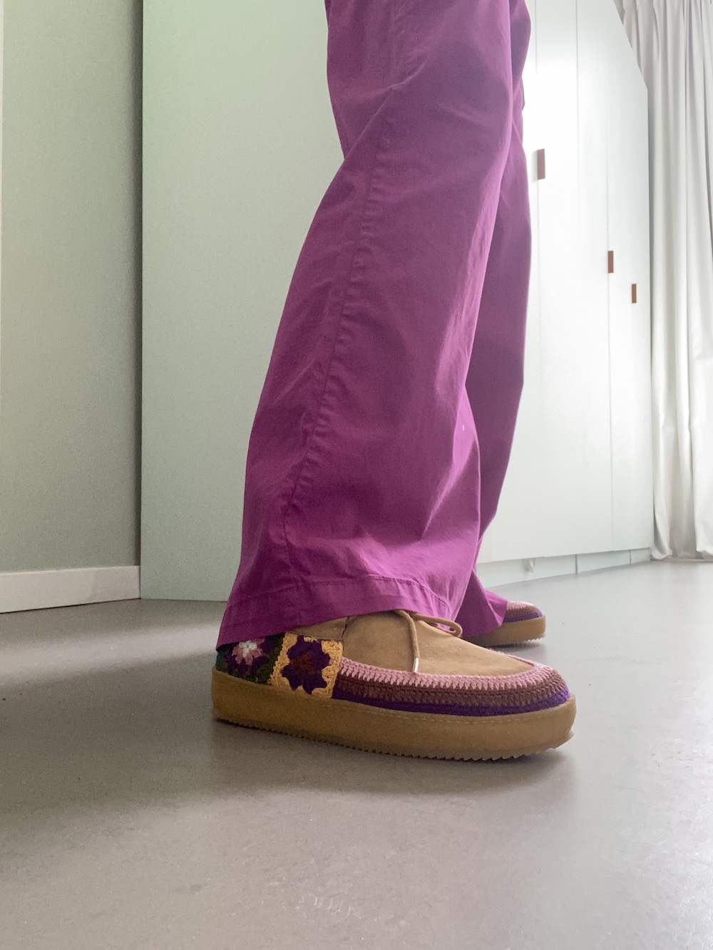 Crochet Schuhe mit Cargopants von Veronia Beard Modepilot