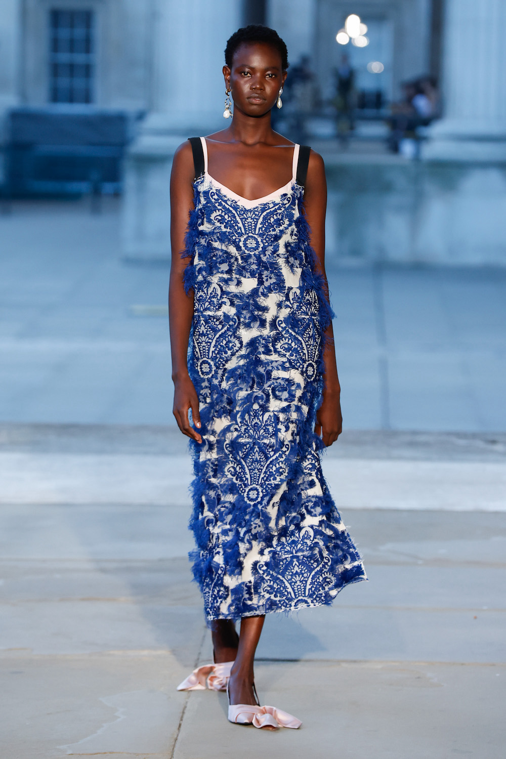 Erdem Modepilot Sommer 2024 Trends von der London Fashion Week