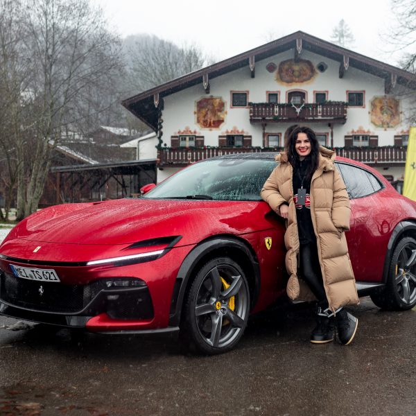 Ferrari fahren im Schnee verdreht Köpfe. Auch den eigenen. 