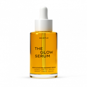 Verjüngt: Das Glow-Serum von Mantle pflegt, schützt, regt die Kollagenbildung an und lässt dich lange strahlen.
